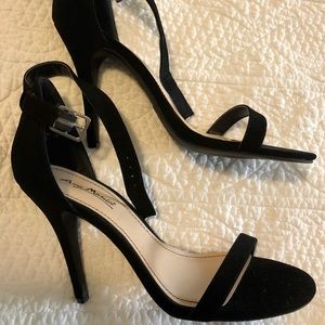 NEW Anne Michelle Two-Strap Black Heel Sandals 10